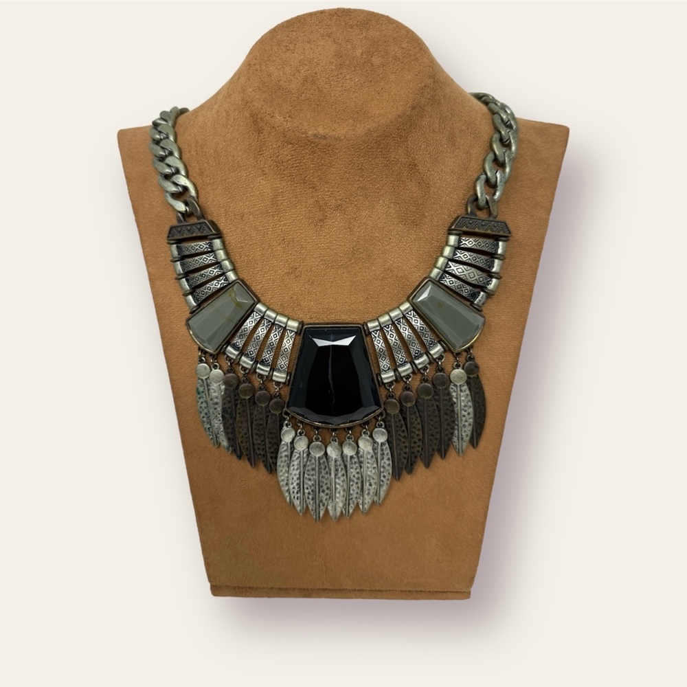 🛍️SALE🛍️ MESA VERDE STATEMENT NECKLACE & EARRING SET - Picture 11 of 12